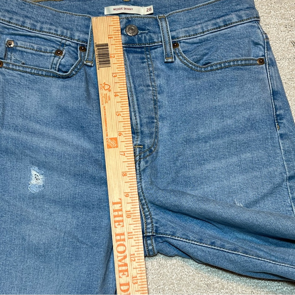 Levis Wedgie Skinny Distressed Jeans Size 28 Button Fly - Picture 6 of 7